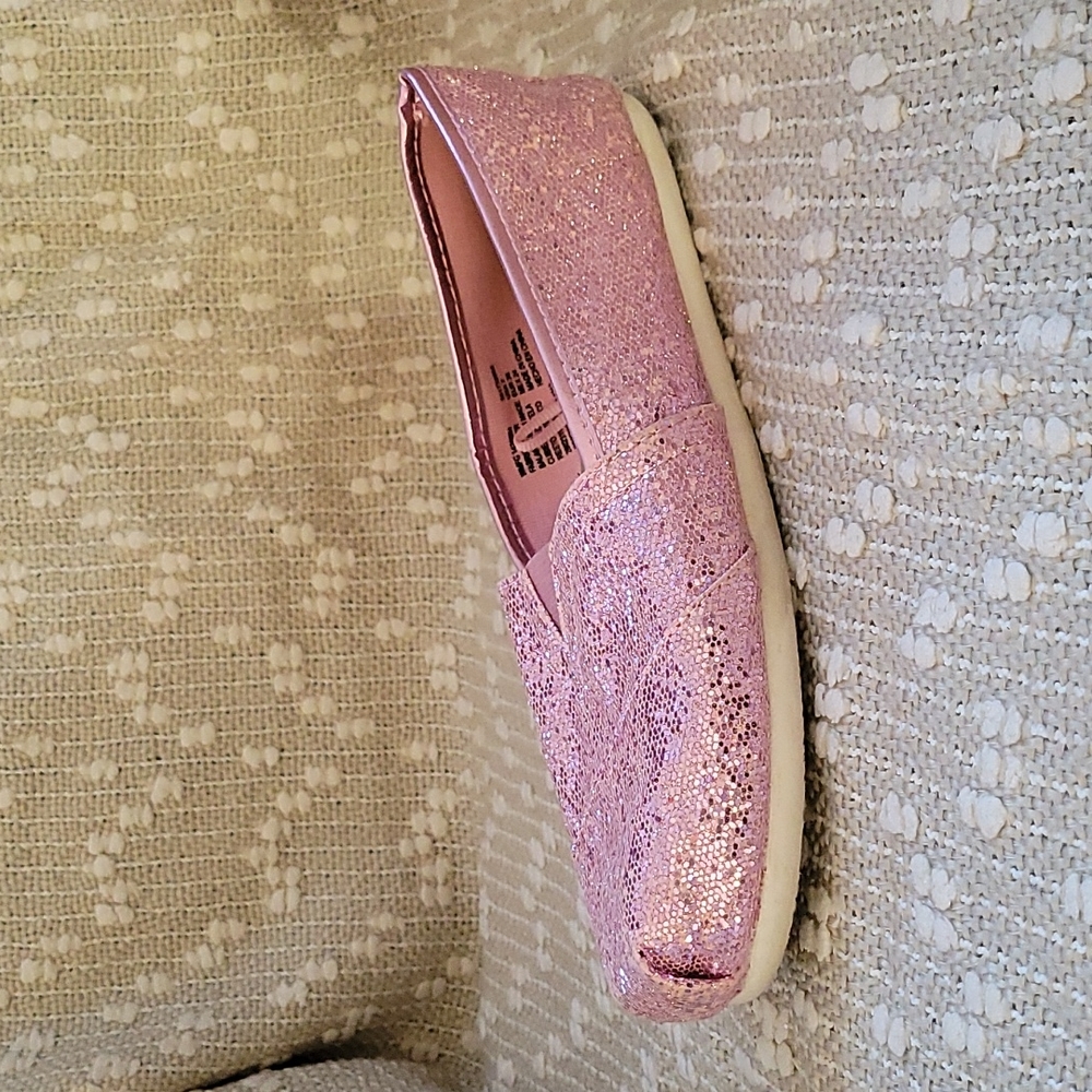 LEFT sparkly kids shoe